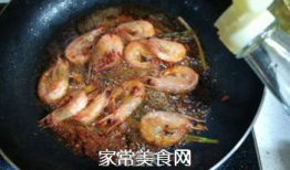 油焖大虾的做法视频,色泽诱人，鲜香四溢的烹饪秘籍